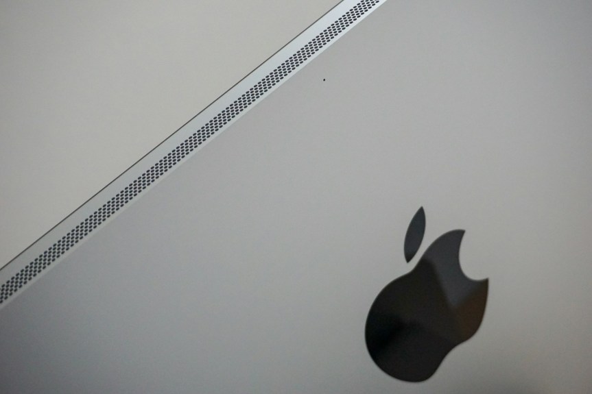 Bezpieczna wymiana baterii w MacBooku: Kompletny przewodnik krok po&nbsp;kroku